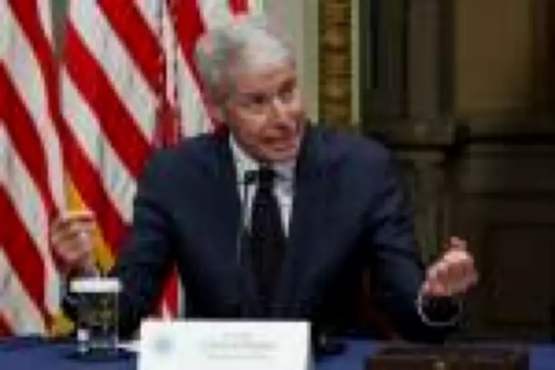 EUA negam planos de ataque à indústria petrolífera iraniana após bombardeios em Teerã