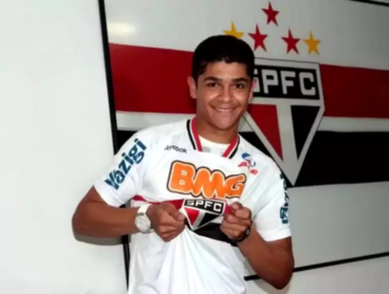 Ex-jogador Denilson tem prisão decretada por dívida de pensão alimentícia no Rio