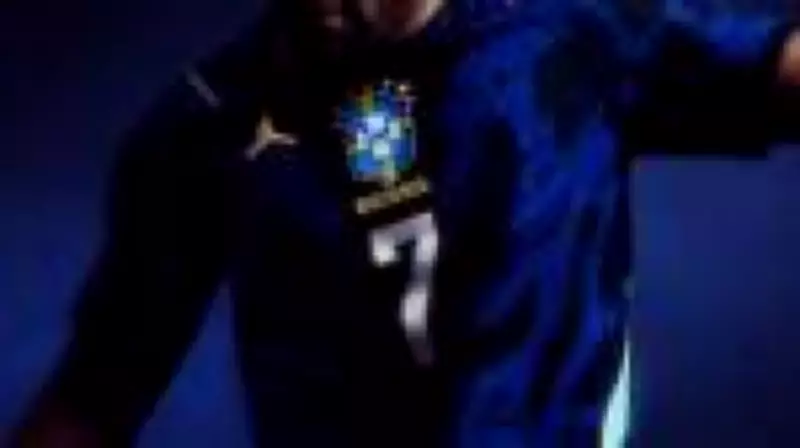 Ex-secretário de cultura critica camisa azul da seleção: símbolo parece 'demônio'