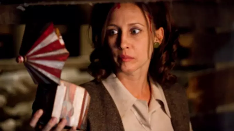 Exposição da Warner Bros no Rio pega fogo: Boneca Annabelle é destruída