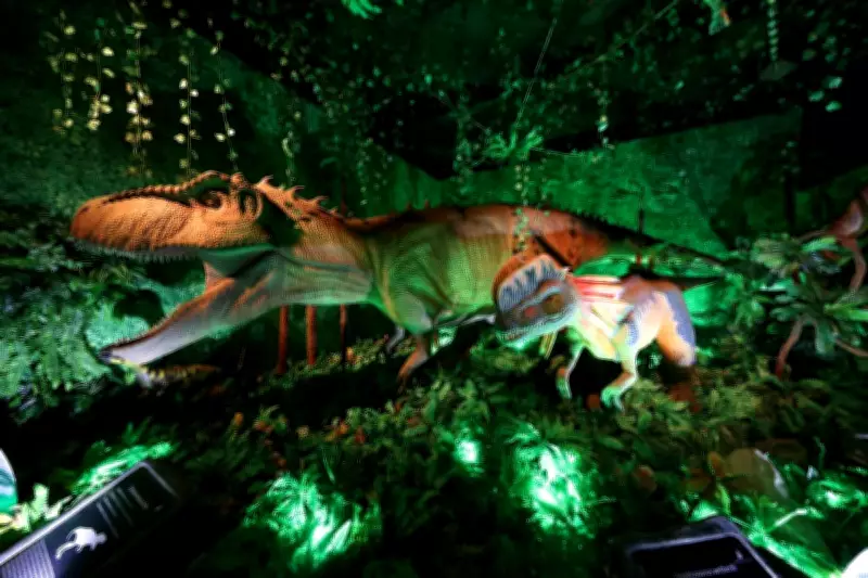 Exposição Imersiva 'A Era dos Dinossauros' Transporta Visitantes ao Passado em Salvador