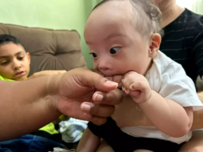 Família de Parnamirim adota bebê com síndrome de Down e cardiopatia após meses em UTI