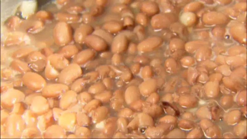 Feijão carioca tem baixa demanda no mercado, mas preço acumula alta de 42% em um ano