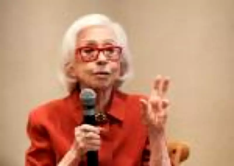 Fernanda Montenegro, aos 96 anos, revela segredo da vitalidade: 'Com quase cem anos ainda raciocino'