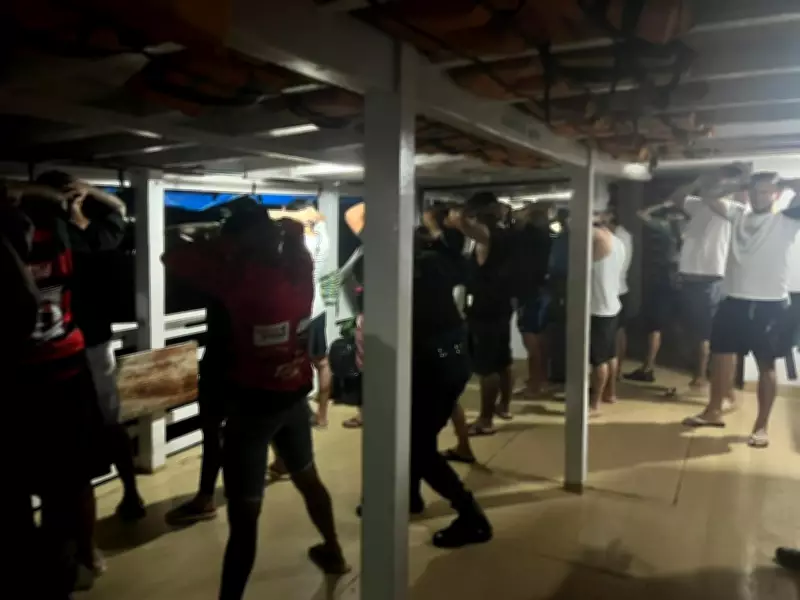 Festa clandestina em barco é interrompida pela PM em Santarém, no Pará