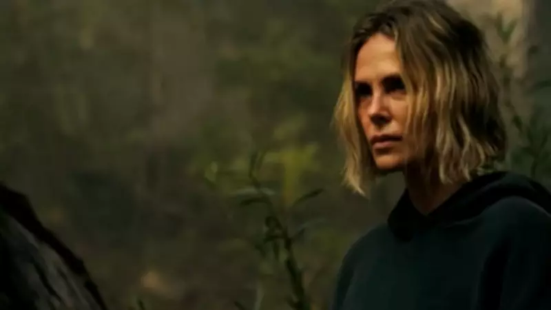 Filme 'O Jogo do Predador' com Charlize Theron e Taron Egerton ganha trailer e estreia em abril