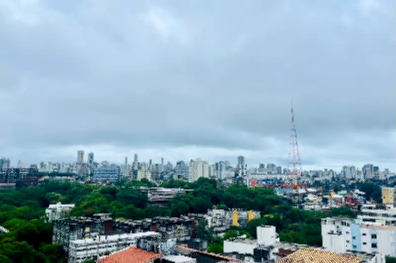 Fim de semana em Salvador terá tempo instável com muitas nuvens e chuvas isoladas