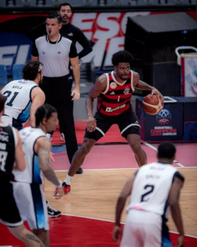Flamengo vence apertado na BCLA, enquanto Botafogo sofre punição severa no NBB