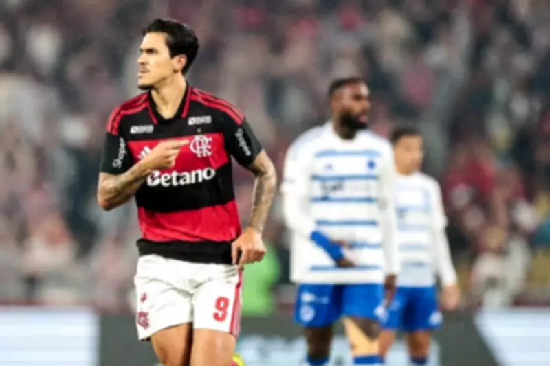 Flamengo vence Cruzeiro por 2 a 0 no Maracanã e entra no G4 do Brasileirão