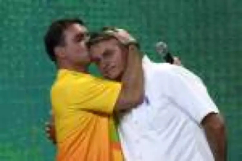 Flávio Bolsonaro assume defesa do pai no STF, fortalecendo laços políticos e eleitorais