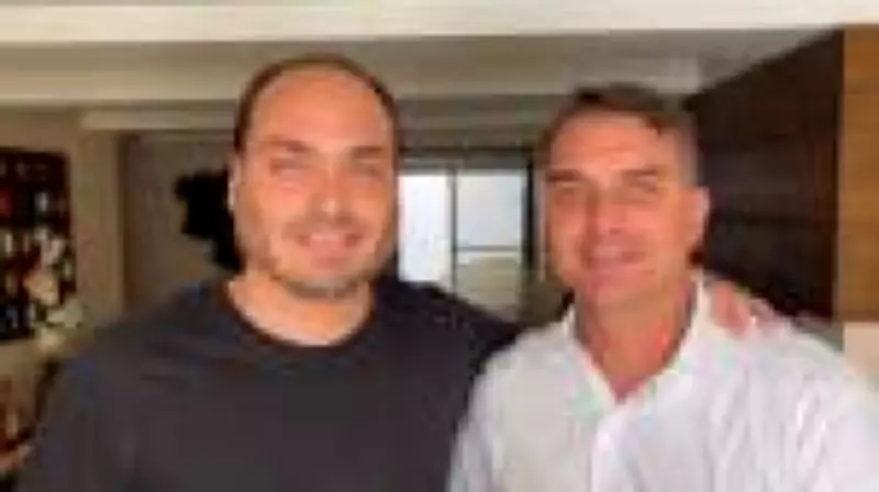 Flávio Bolsonaro viaja a Santa Catarina para fortalecer campanha do irmão Carlos ao Senado