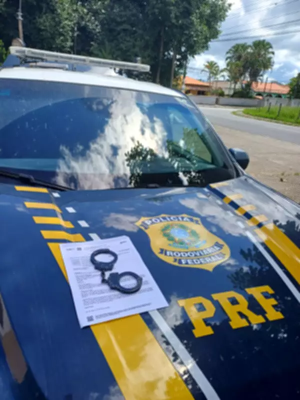 Foragido da Justiça é preso pela PRF na Via Dutra em Porto Real, no RJ
