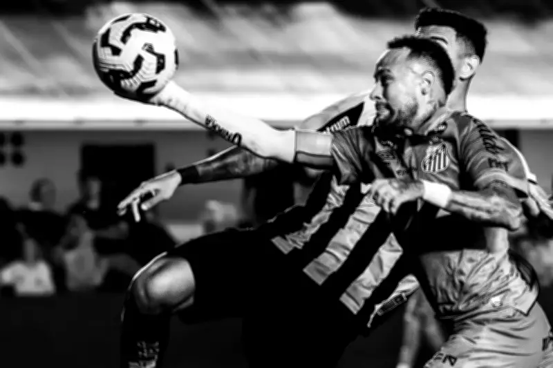 Fotógrafo santista Dennis Calçada concorre a prêmio mundial com foto de Neymar