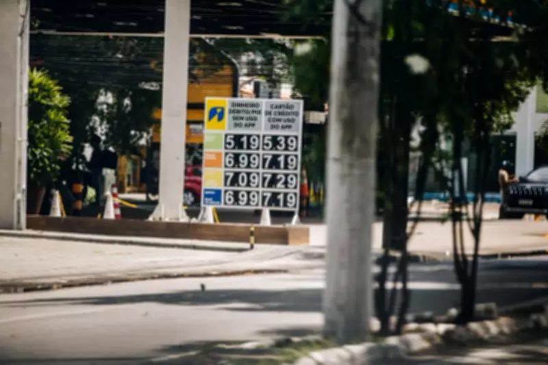 Gasolina atinge R$ 6,99 em Fortaleza, com aumento surpreendente nos postos