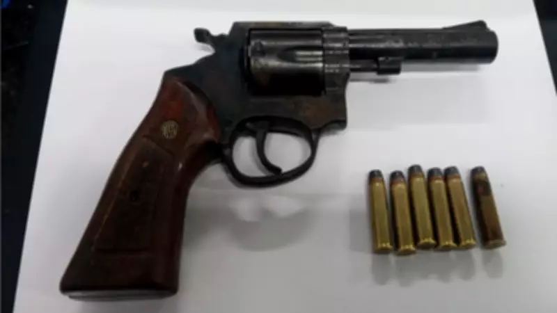 GCM de Caraguatatuba é solto após prisão por tentativa de venda de arma ilegal