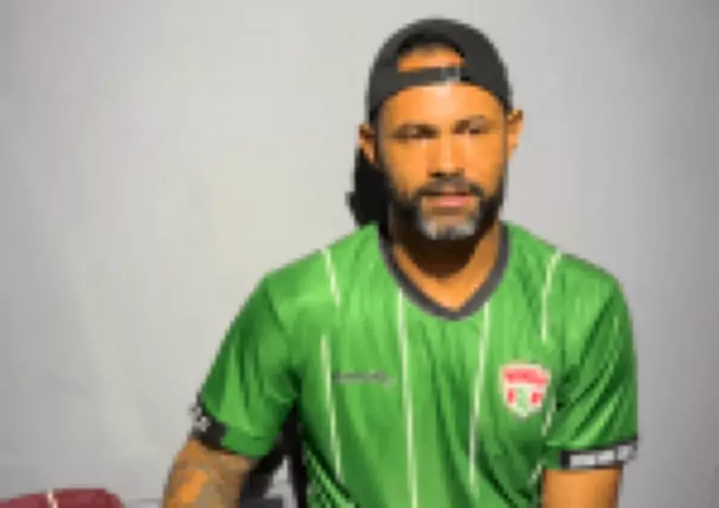 Goleiro Bruno, condenado por homicídio, é contratado por time amador de Minas Gerais