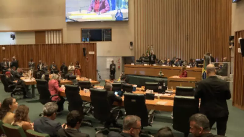 Governador do DF exonera aliados após votação polêmica sobre socorro ao BRB