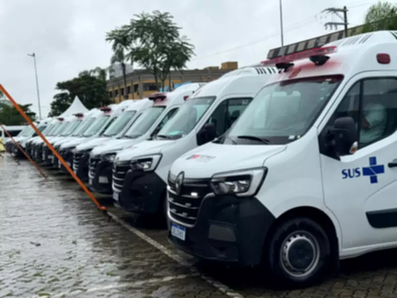 Governador Tarcísio entrega 200 veículos de saúde para municípios paulistas