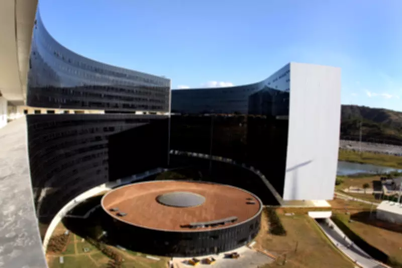 Governo de Minas anuncia reajuste de 5,4% para servidores estaduais, com impacto de R$ 3,4 bilhões