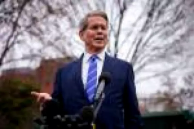 Guerra no Irã: EUA avaliam suspender sanções e liberar reservas para conter disparada do petróleo