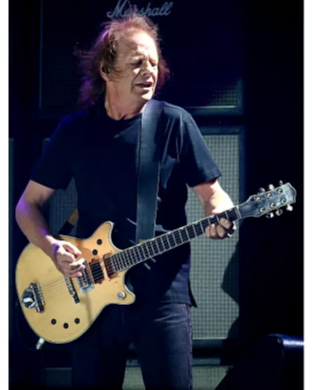 Guitarrista do AC/DC, Stevie Young, é hospitalizado em Buenos Aires