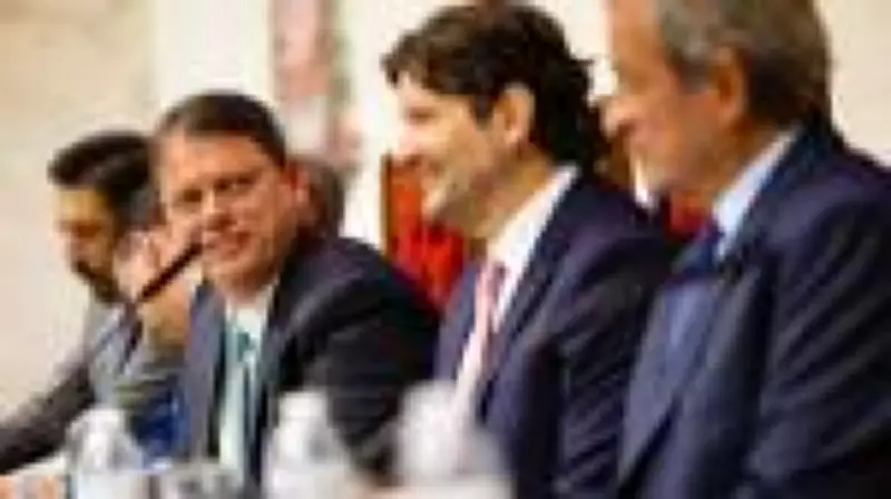 Haddad aceita desafio de enfrentar Tarcísio em São Paulo sob pressão de Lula