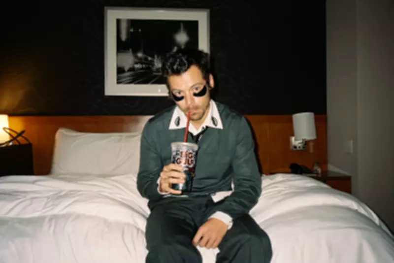 Harry Styles lança álbum experimental 'Kiss All The Time. Disco, Occasionally' com sonoridade dançante