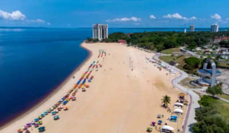 Homem é agredido por banhistas após suspeita de importunação infantil em Manaus