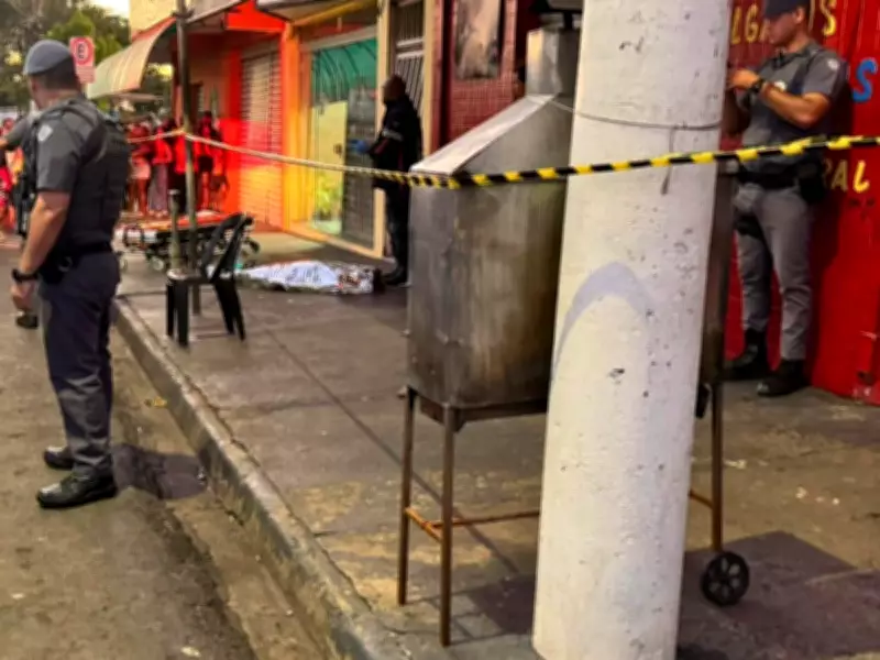 Homem é assassinado a tiros em frente a comércio em São Carlos, SP