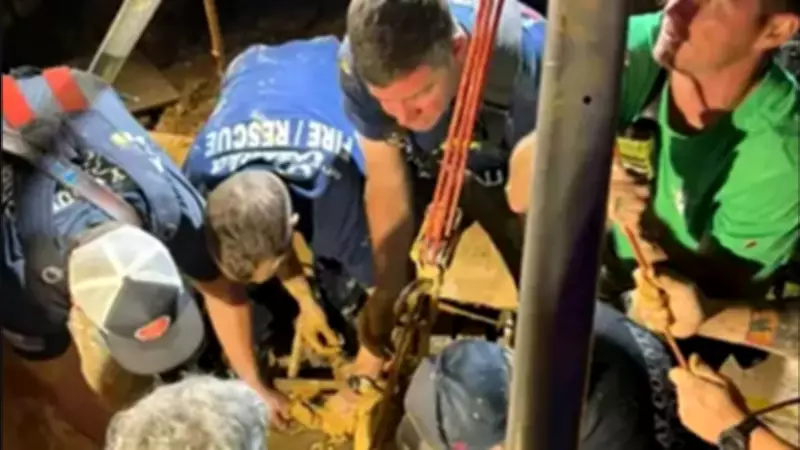 Homem desaparecido nos EUA é resgatado após nove dias preso na lama