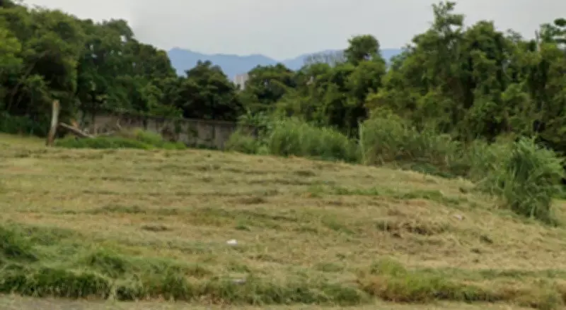Homem é encontrado morto e amarrado a árvore em mata de Taubaté, SP