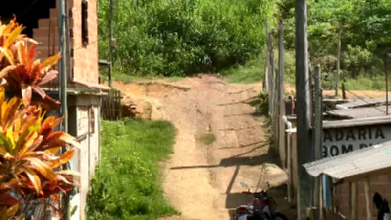 Homem é espancado até a morte e mãe encontra corpo em rua no Espírito Santo