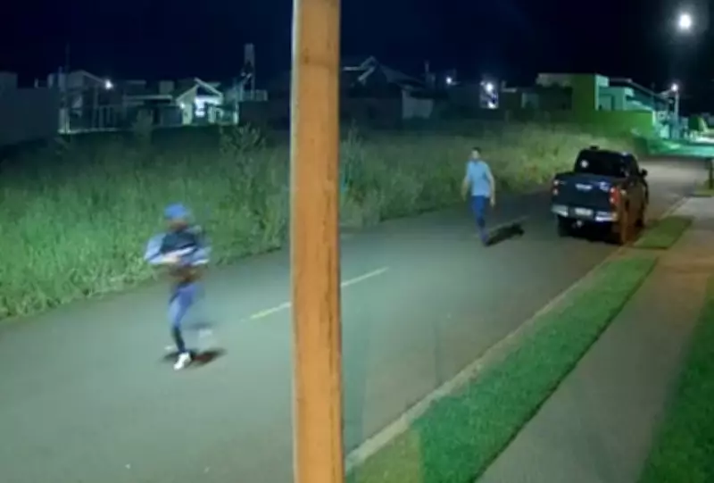 Homem flagra furto da própria caminhonete e criminosos tentam atropelá-lo em Maracaju