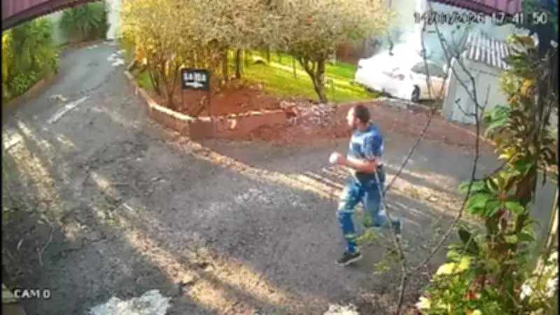 Homem foge de motel, furta caminhonete e invade batalhão após perseguição policial