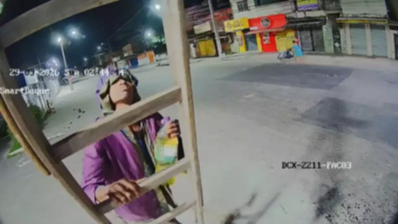 Homem incendeia câmera de segurança em área dominada pelo tráfico em Duque de Caxias