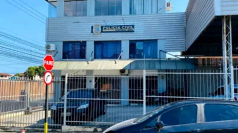 Homem morre após ser espancado por moradores ao tentar agredir a mãe na Serra