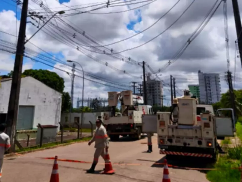 Homem morre eletrocutado após cair de poste de 10 metros no Acre