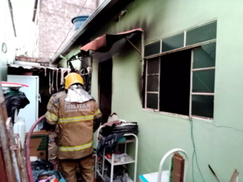 Homem morre em incêndio dentro de casa em Ribeirão das Neves, na Grande BH