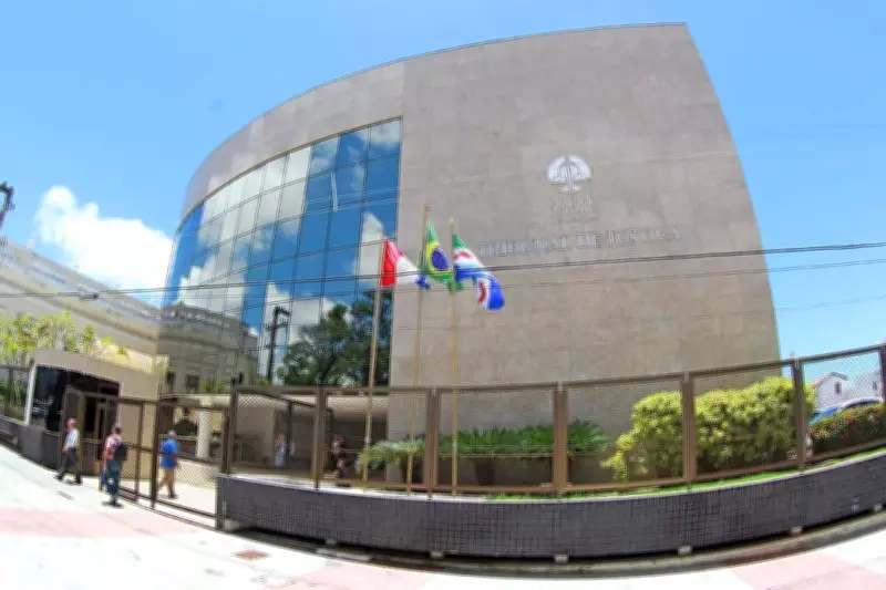 Homem é preso ao roubar cabos de cobre do Tribunal de Justiça de Alagoas em Maceió