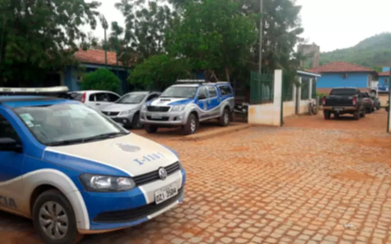 Homem é preso após agredir ex-esposa, sequestrar filho e ferir sogra com facão na Bahia