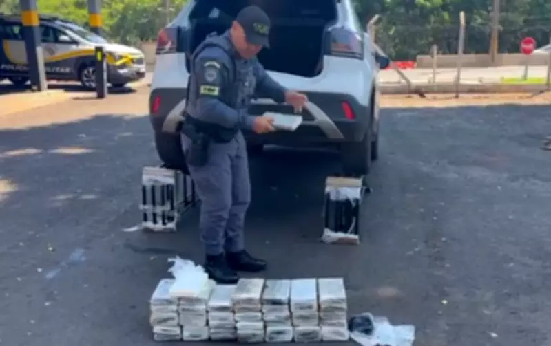 Homem é preso com 47 kg de cocaína escondidos em carro na Raposo Tavares