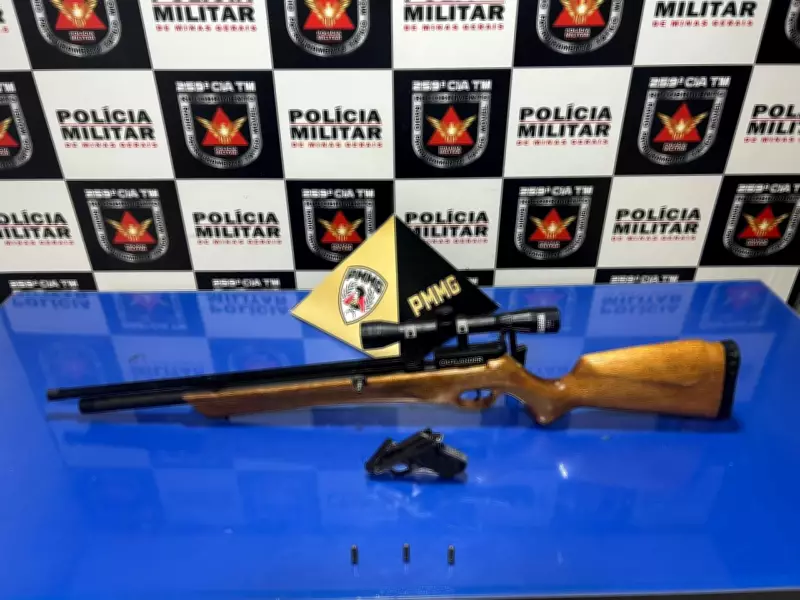 Homem é preso com revólver e carabina após denúncia de atrito com grupo de presidiário em Buritizeiro