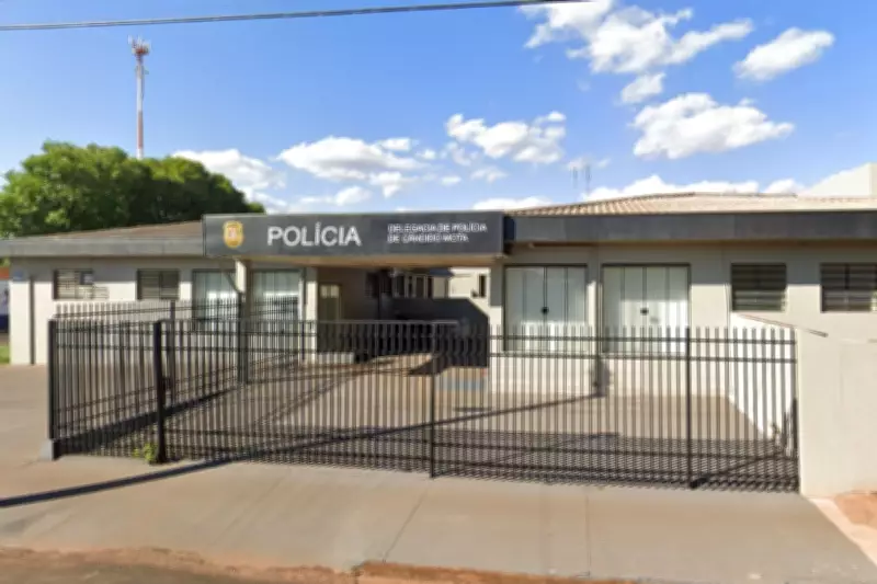 Homem é preso em flagrante após seguir ex-companheira até delegacia em Cândido Mota