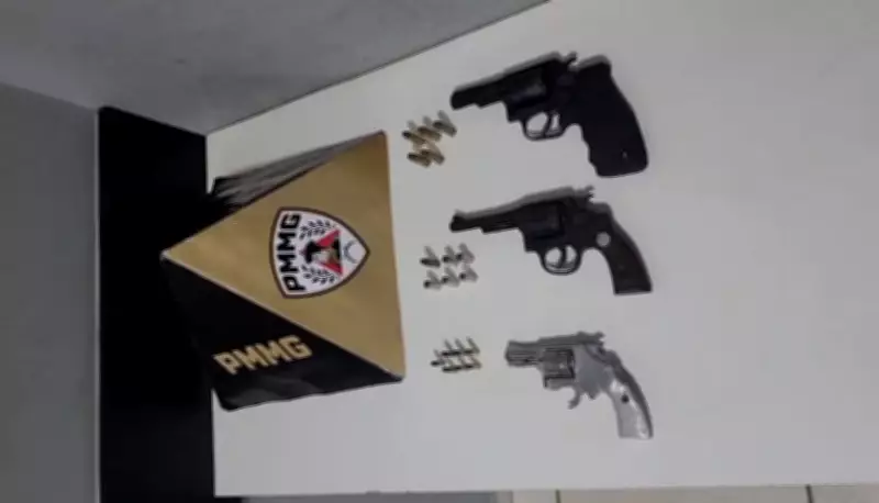 Homem é preso em Unaí com três revólveres após relatos de tiros em residência