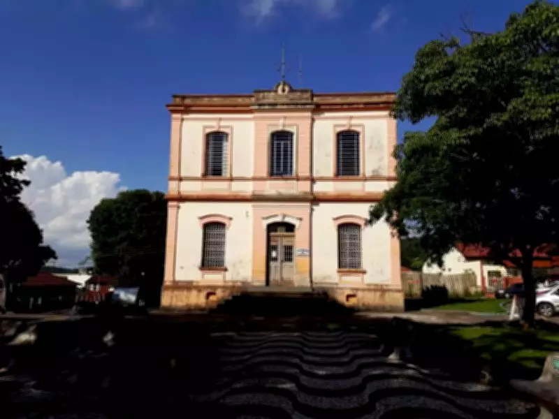 Homem é preso por tentativa de feminicídio após atacar companheira a facadas em Apiaí