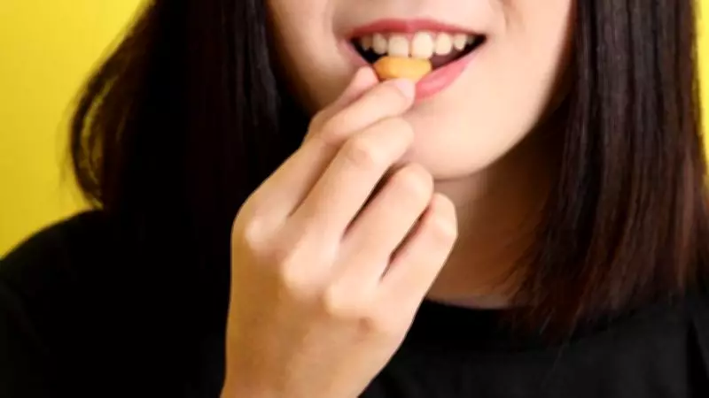 Horário, velocidade e mastigação: como fatores além das calorias afetam seu peso