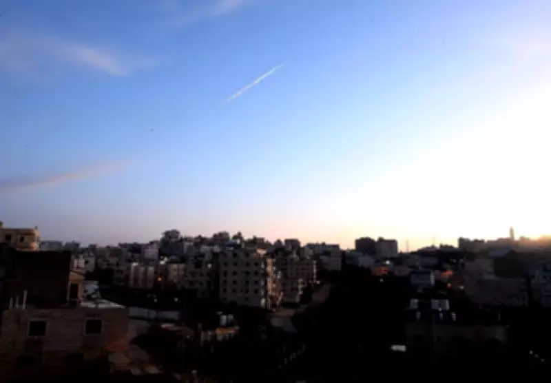 Houthis do Iêmen reivindicam primeiro ataque direto contra Israel e ameaçam estreito crucial