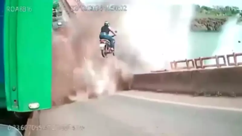 Imagens inéditas mostram queda de ponte entre TO e MA com moto arremessada e caminhões despencando