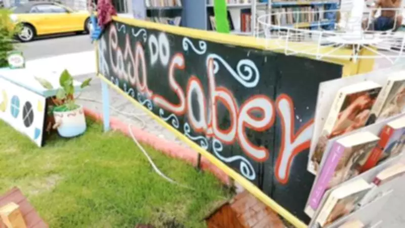 Incêndio criminoso atinge fachada da Casa do Saber em Belo Horizonte