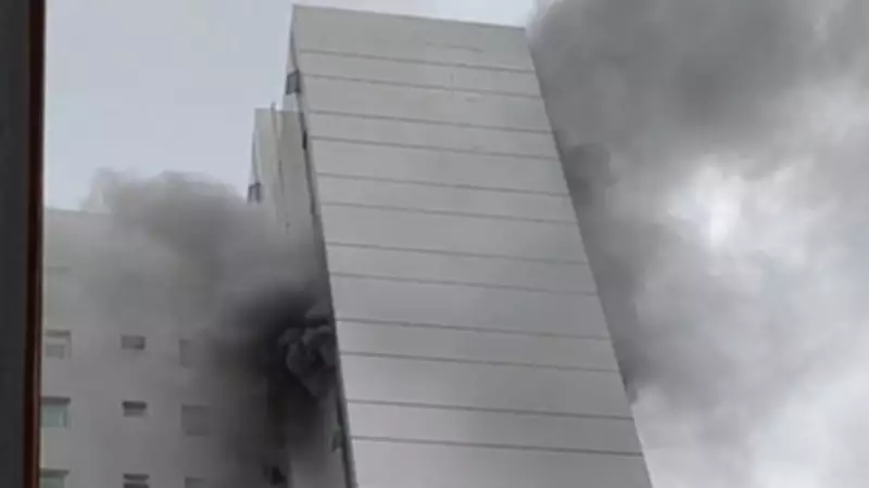 Incêndio em apartamento do 22º andar mobiliza Bombeiros no Centro de Curitiba